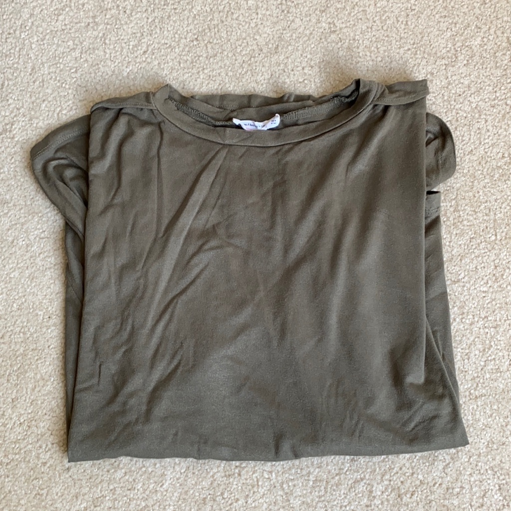 Basic Loose Olive Tee